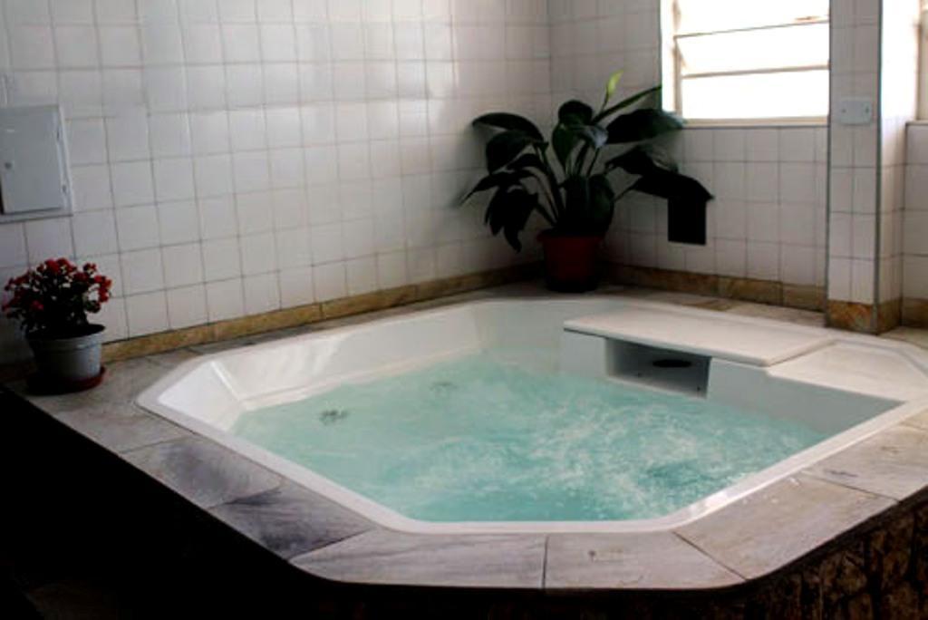 Hotel Parque Das Primaveras จาคุทิงกา ภายนอก รูปภาพ